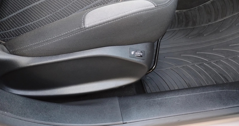 Peugeot 208 cena 18900 przebieg: 218000, rok produkcji 2013 z Chmielnik małe 529